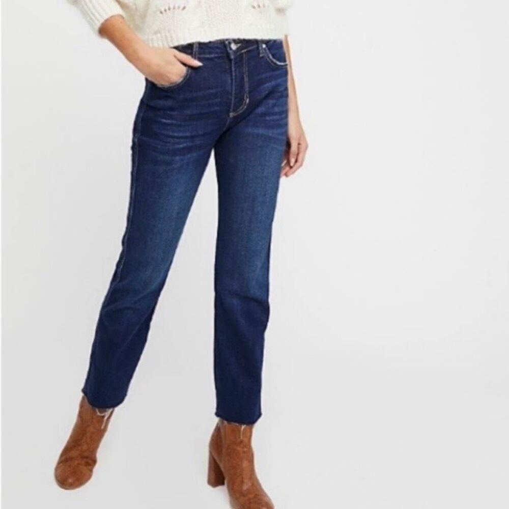 Free People High Rise Clean Girlfriend Raw Hem Crop Jeans (Dark Wash) - 25